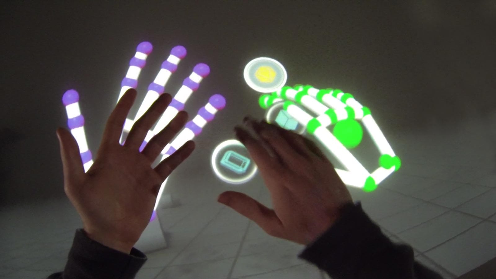 Leap Motion human and VR hands