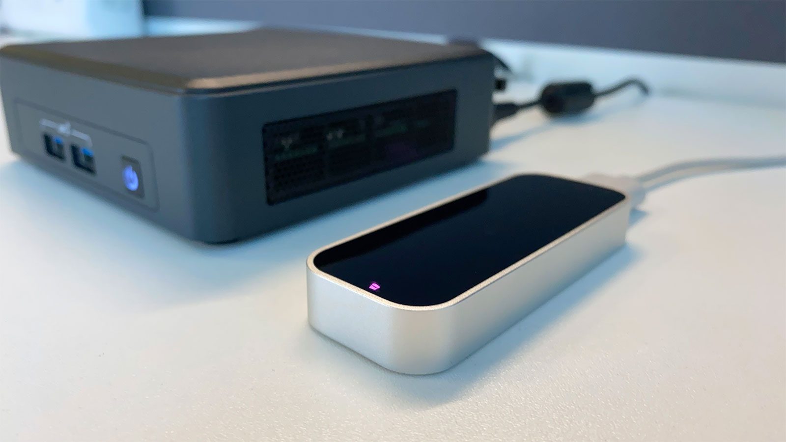 Leap Motion Controller and Simply NUC mini PC